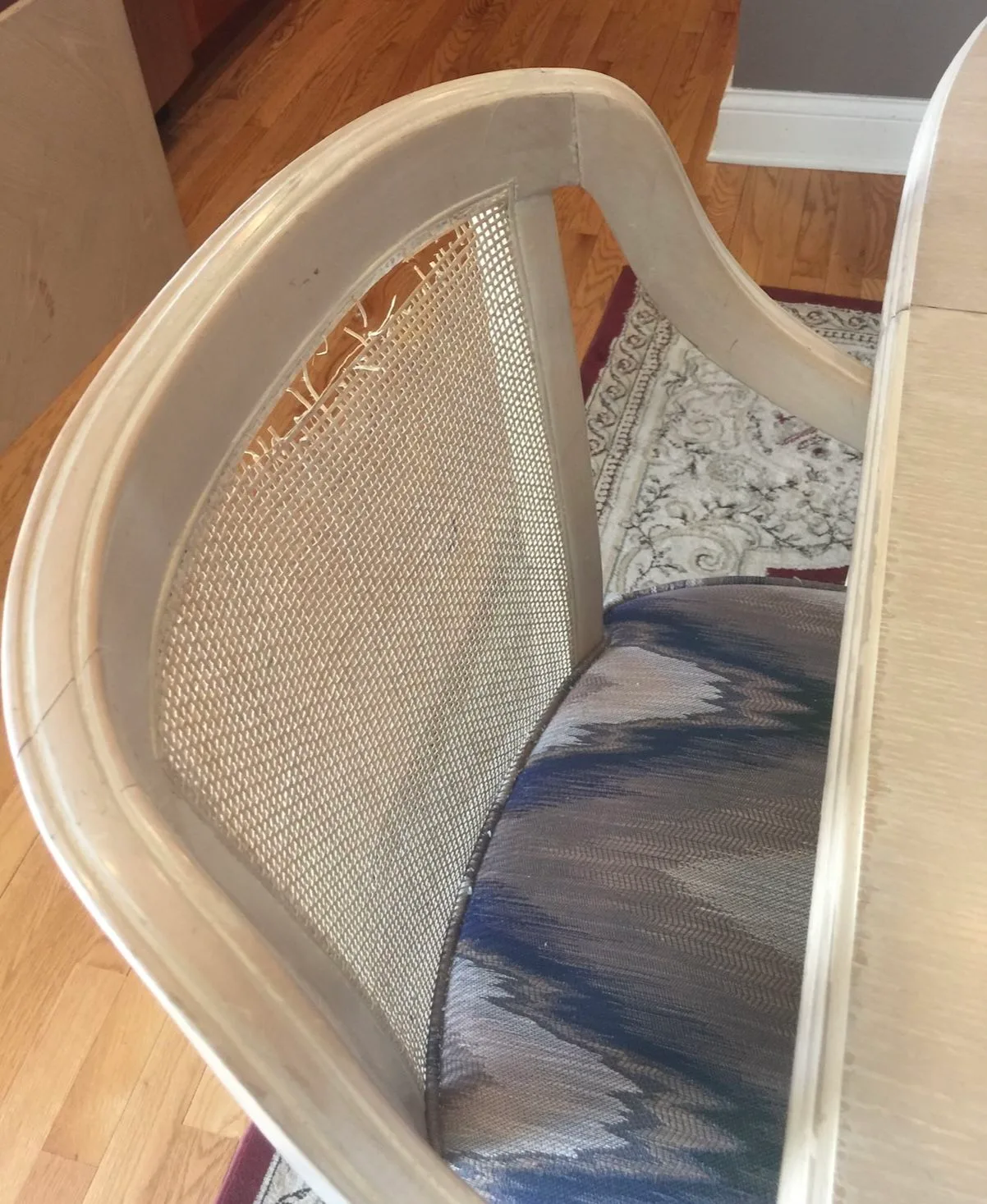 Drexel Heritage Dinning Table And Four Chairs With Top Cover Boa image indicator(9)