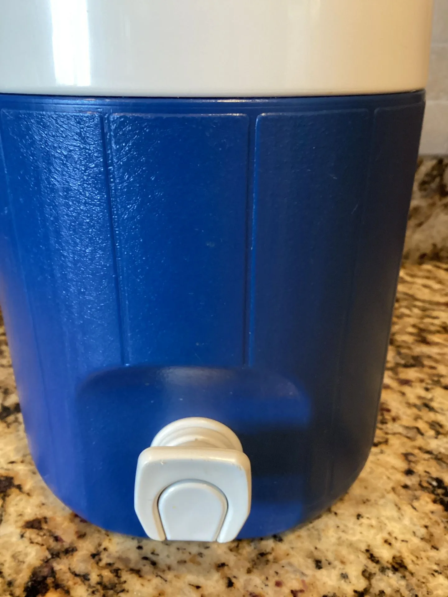 Coleman Polylite 1 Cooler Beverage Jug - 1 Gallon image indicator(4)