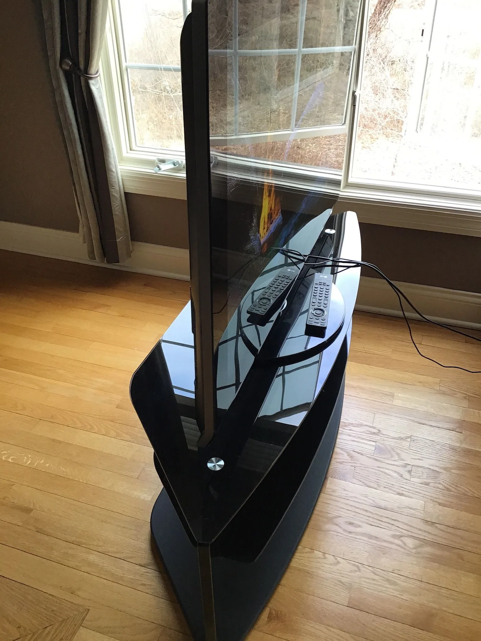 LG 42” Plazma HD TV And Metal ,Tempered Glass 3 Shelves Stand image indicator(5)