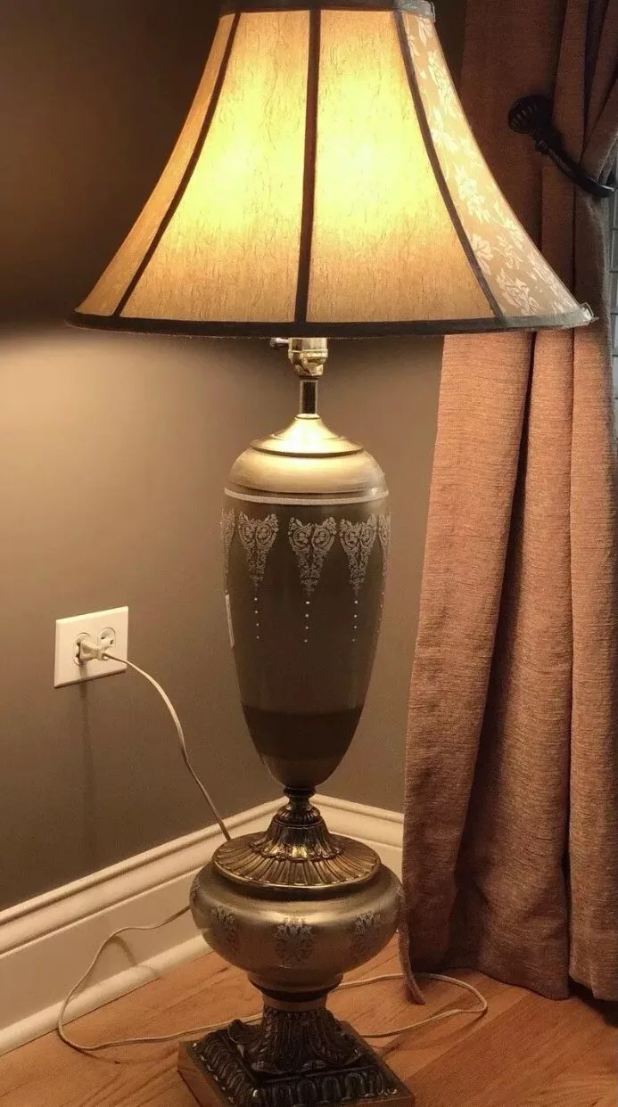 Antique Vintage Lamp Hollywood Regency image indicator(2)