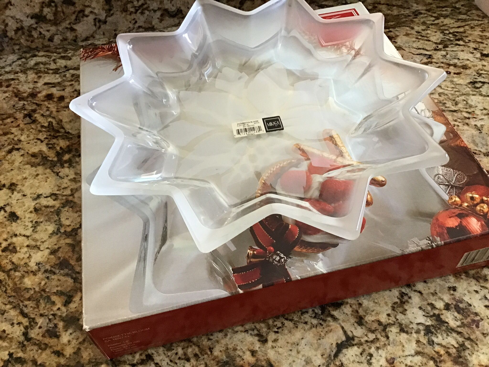 Mikasa Poinsettia Bloom 13” Platter For Decor and Serving - photo 3