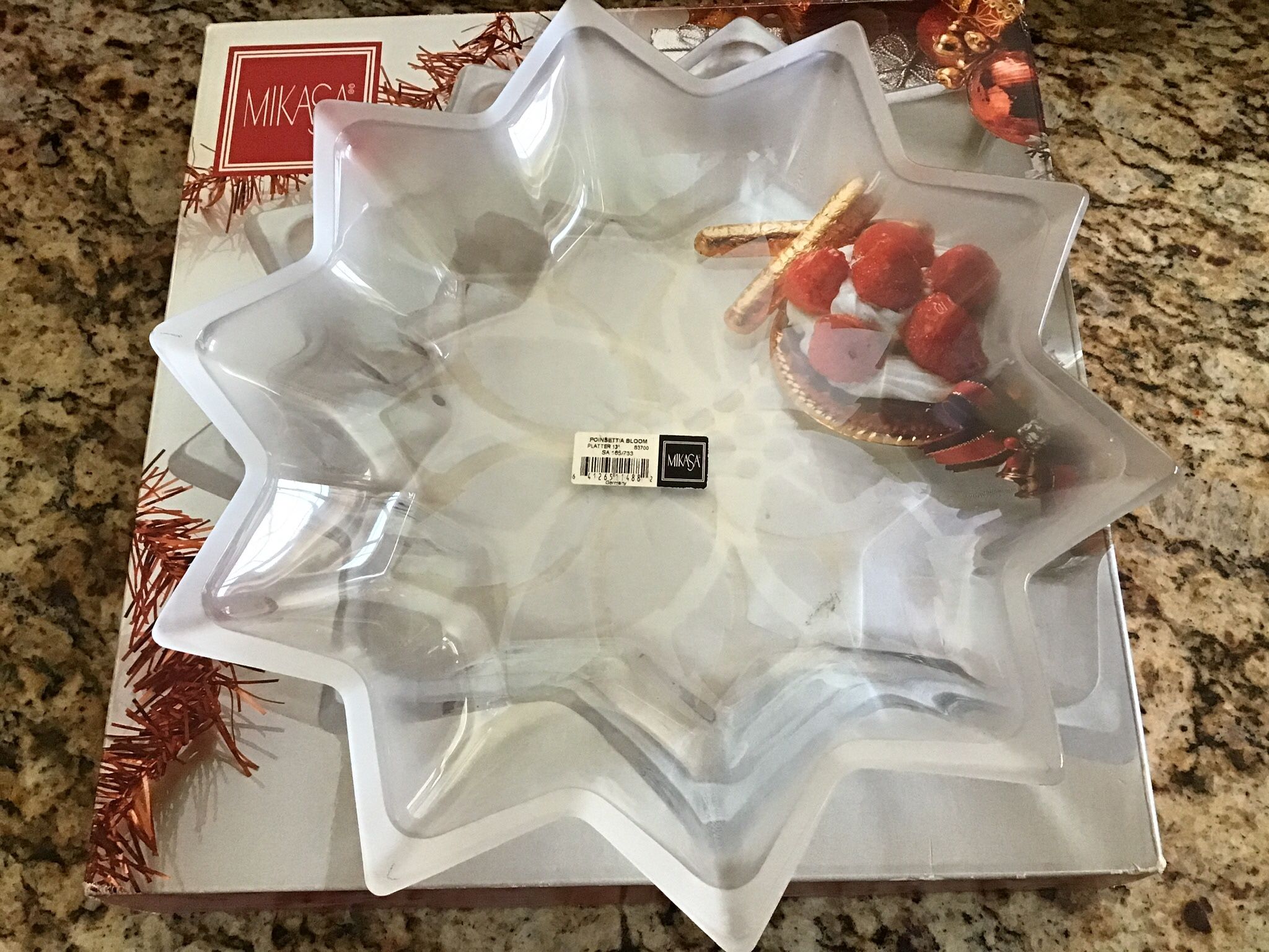 Mikasa Poinsettia Bloom 13” Platter For Decor and Serving - photo 4
