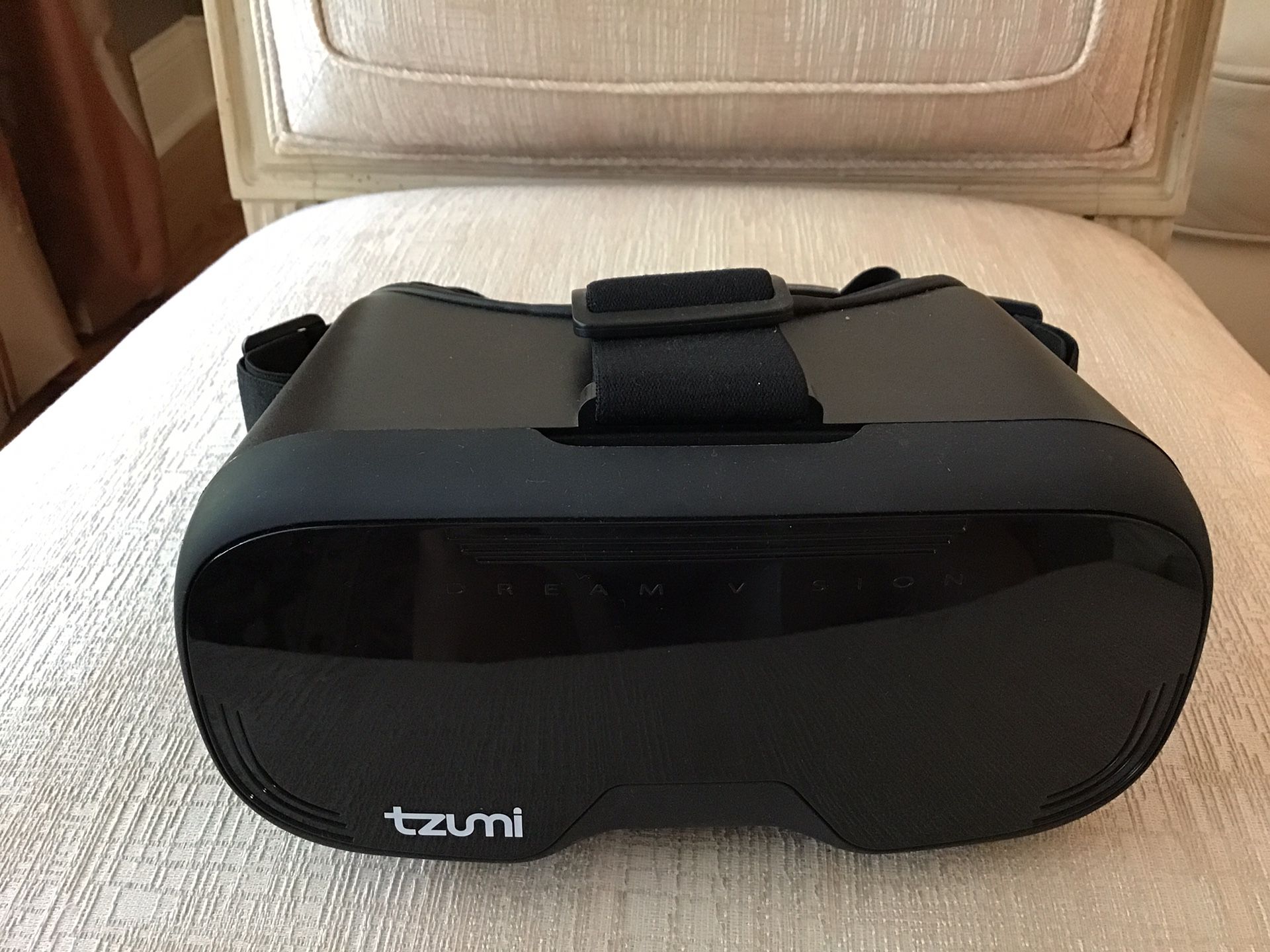 TZUMI Dream Vision Virtul Reality Smartphone Headset