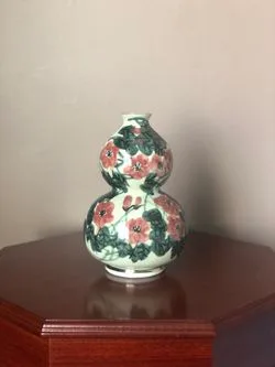 Oriental Decor Vase thumbnail
