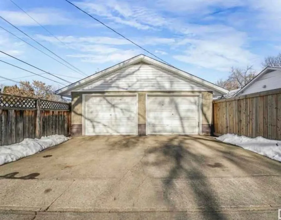 2 Beds 1 Bath - House Rental image indicator(2)