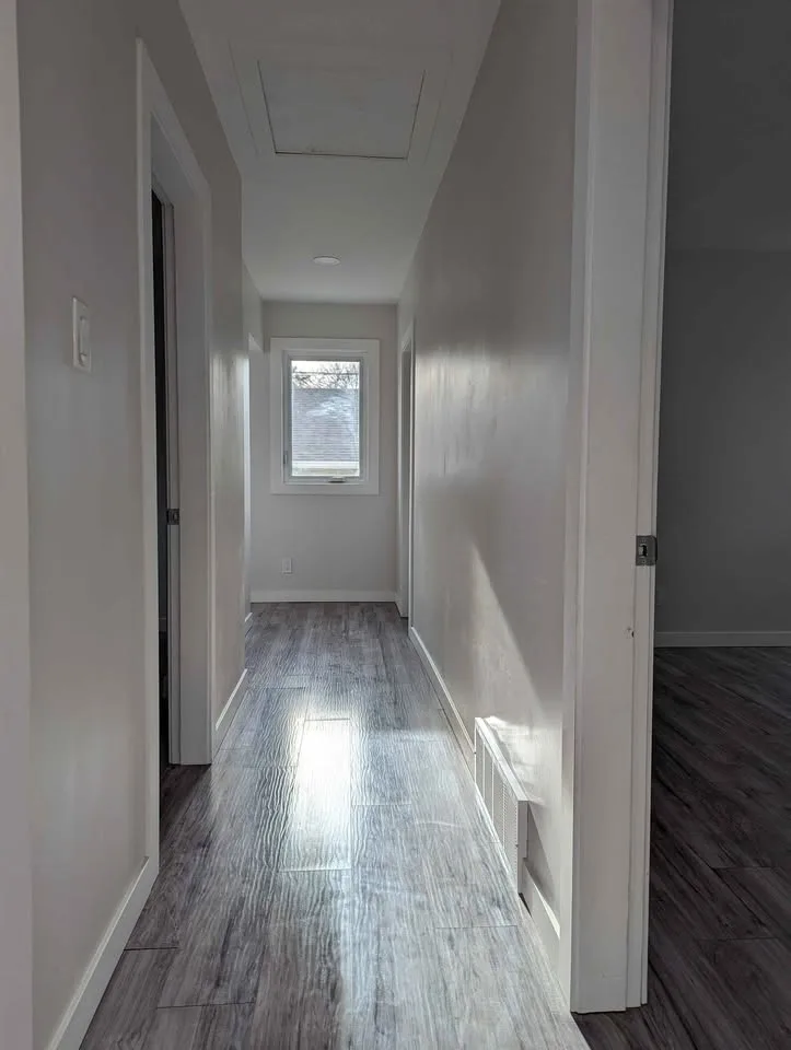 2 Beds 1 Bath - House Rental image indicator(8)