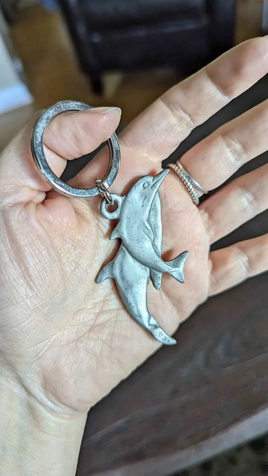 Do you like dolphins? 🐬