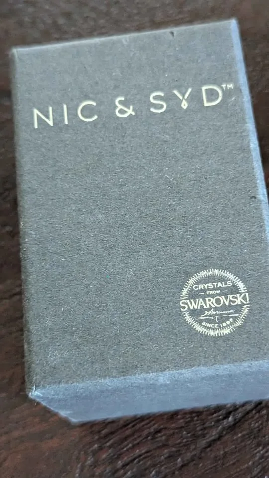 NIC & SID Gold tone watch w/Swarovski crystals image indicator(6)