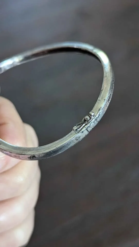 Solid Sterling silver Bangle with lock image indicator(4)