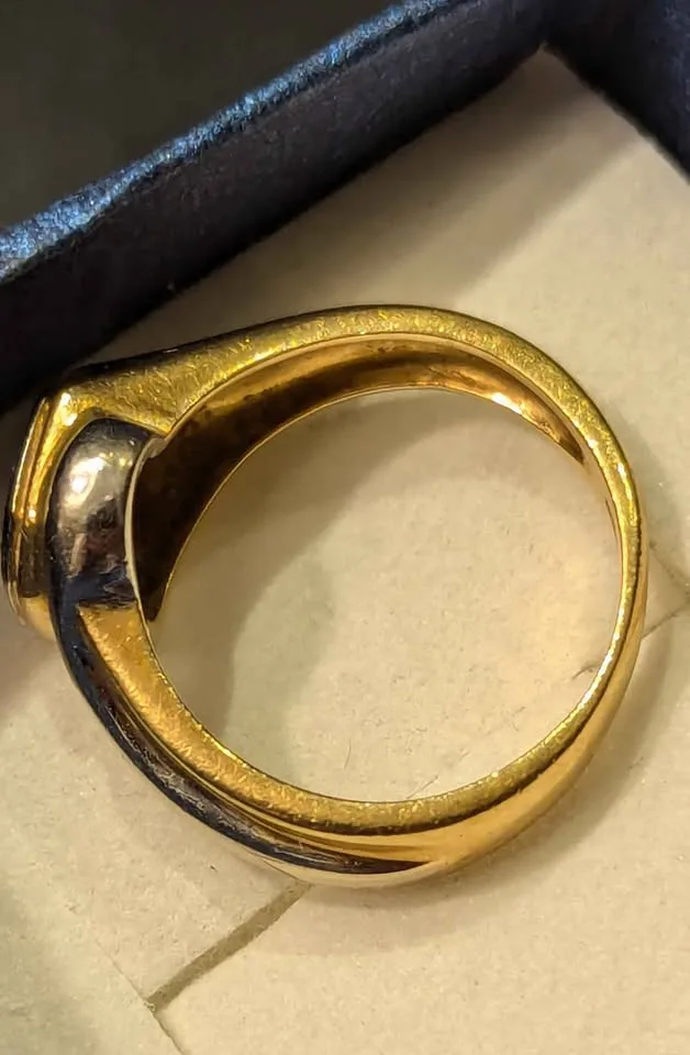 Vintage 18k two-tone gold ring w/diamonds image indicator(7)