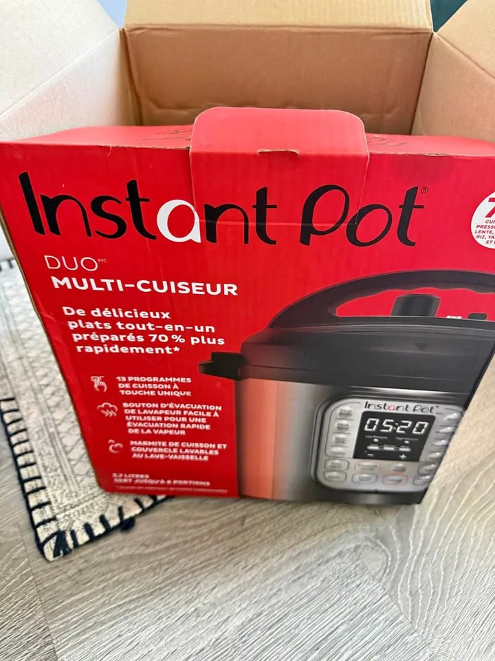Instant Pot Duo 7-in-1 Multi-Use Cooker thumbnail