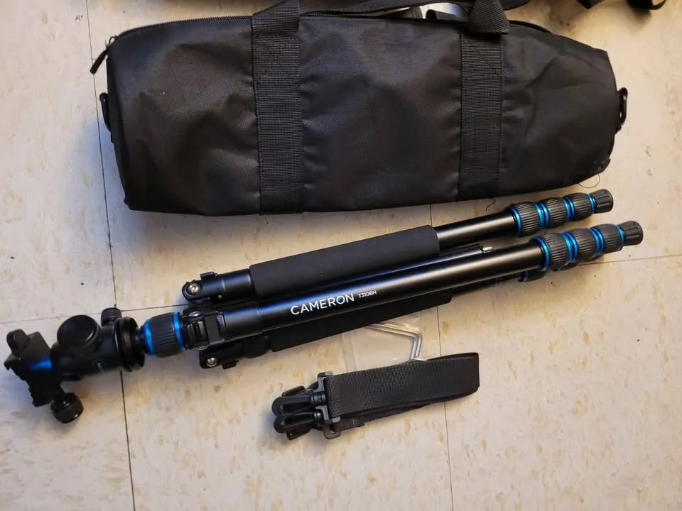 Cameron tri-pod with Celestron binoculars 25×70 range image indicator(4)