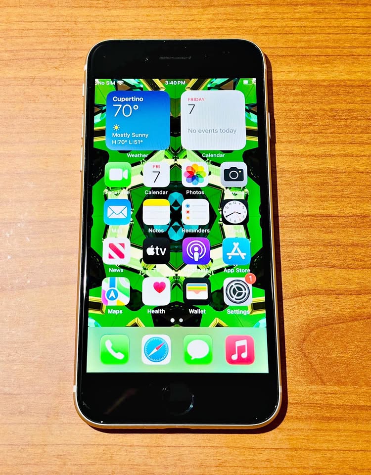 Apple iPhone SE 3rd Gen 256GB UNLOCKED Fully Functional