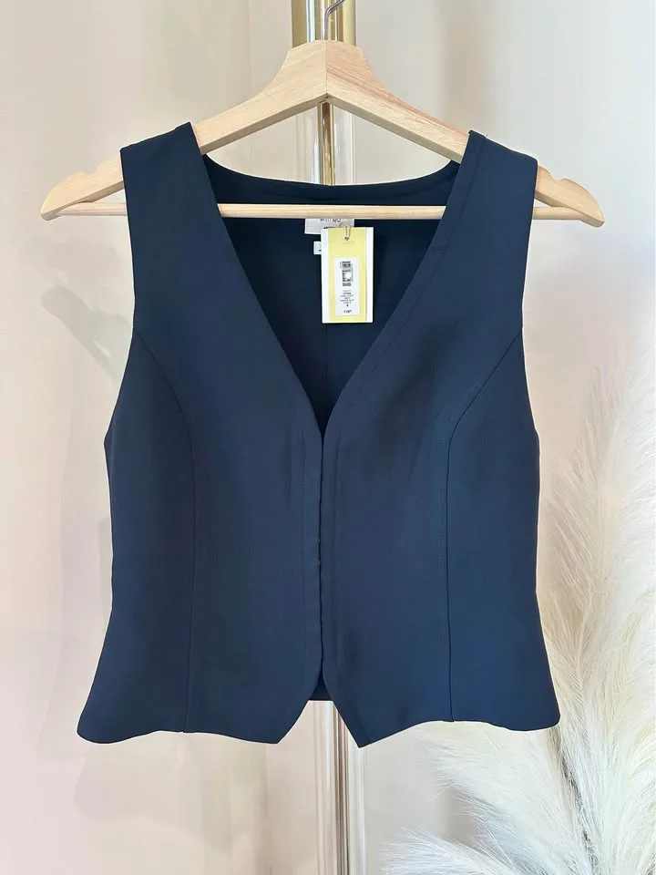 Aritzia Attire Vest Size 6 NWT image indicator(3)