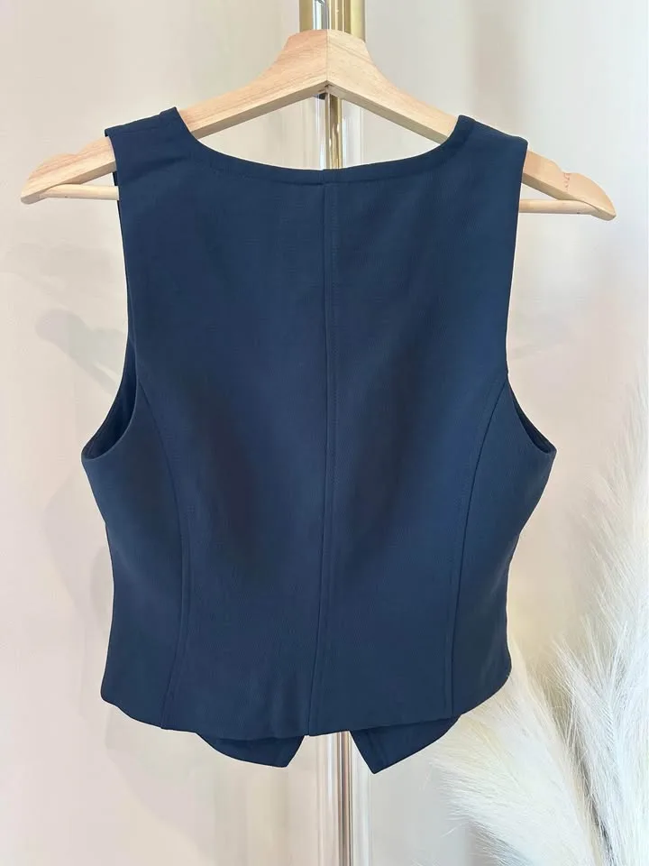 Aritzia Attire Vest Size 6 NWT image indicator(4)