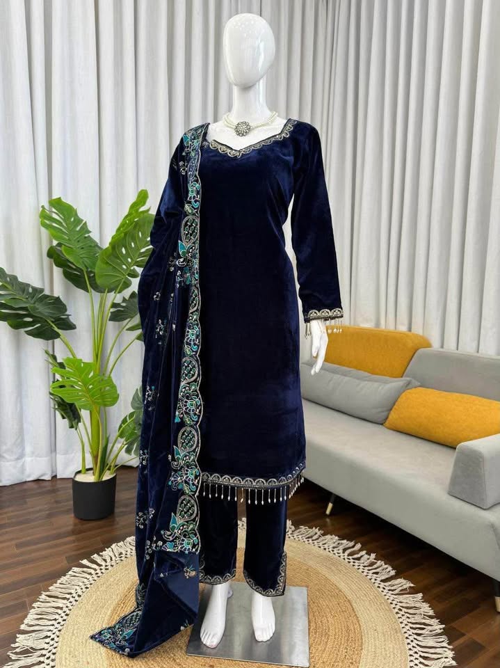 Beautiful Velvet suit - photo 3
