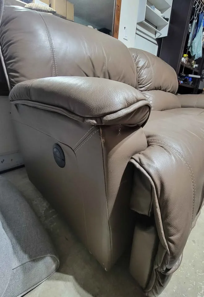 Leather LaZBoy Electronic Recliner Sofa & Love Chair image indicator(3)