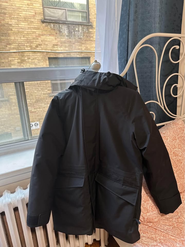 Aritzia Big Chill Parka - photo 4