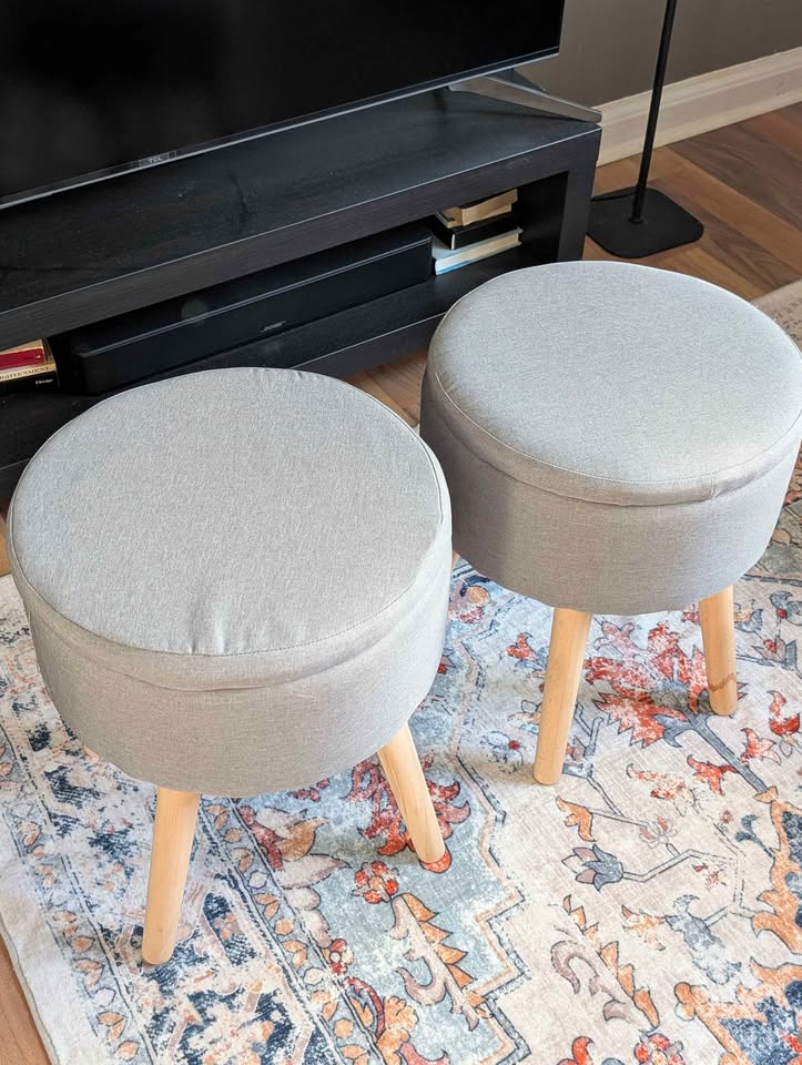Selling Ottoman chairs with storage. - photo 2