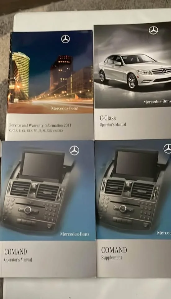 Mercedes Benz C class Entire Owner Packet with Leather Case image indicator(2)