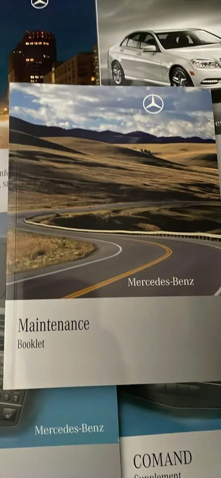 Mercedes Benz C class Entire Owner Packet with Leather Case image indicator(3)