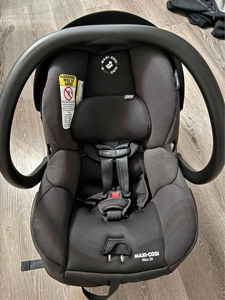 Maxi Cosi Mico 30 Infant Car Seat thumbnail