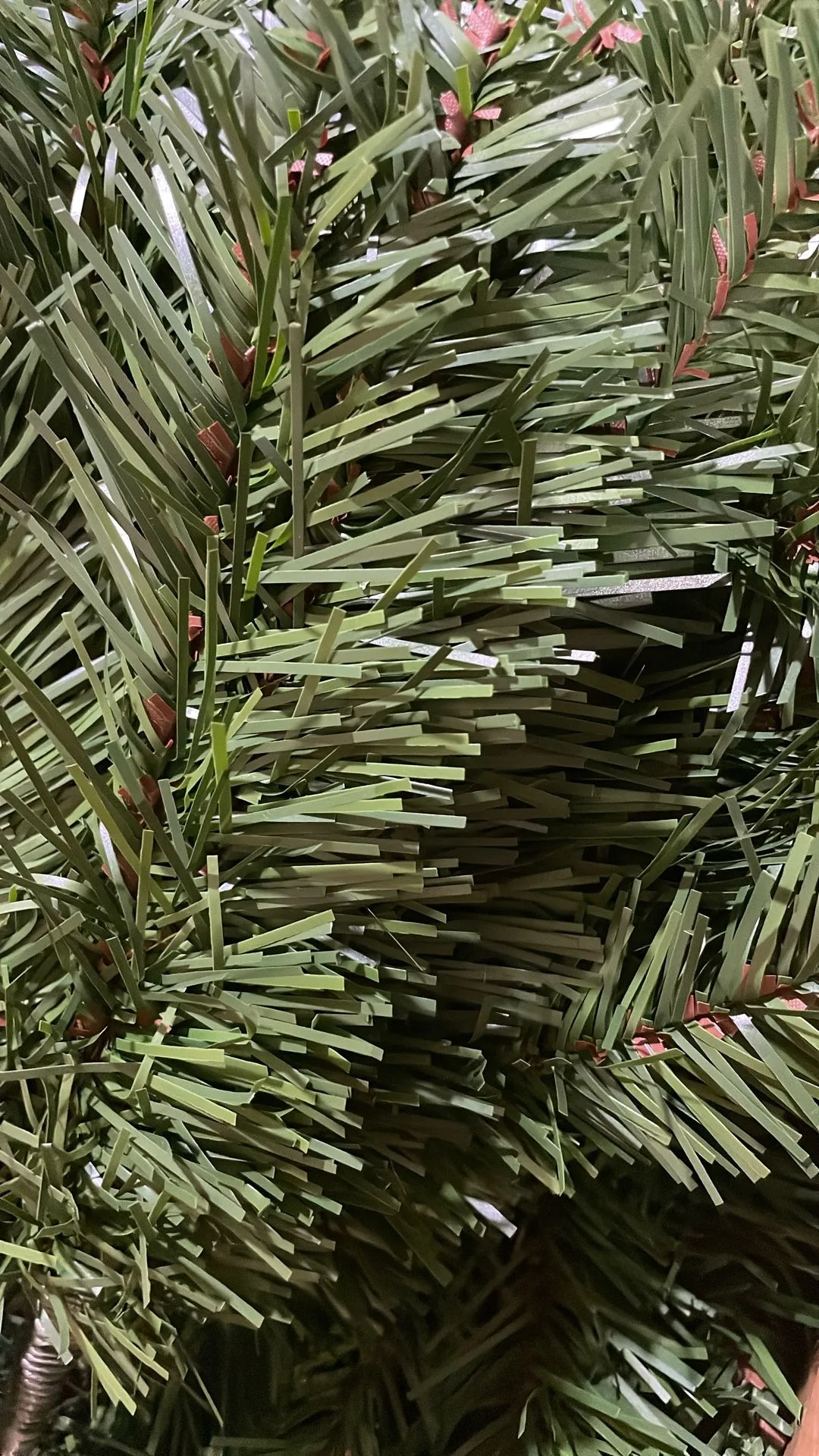 6 Foot Puleo Christmas Tree image indicator(2)