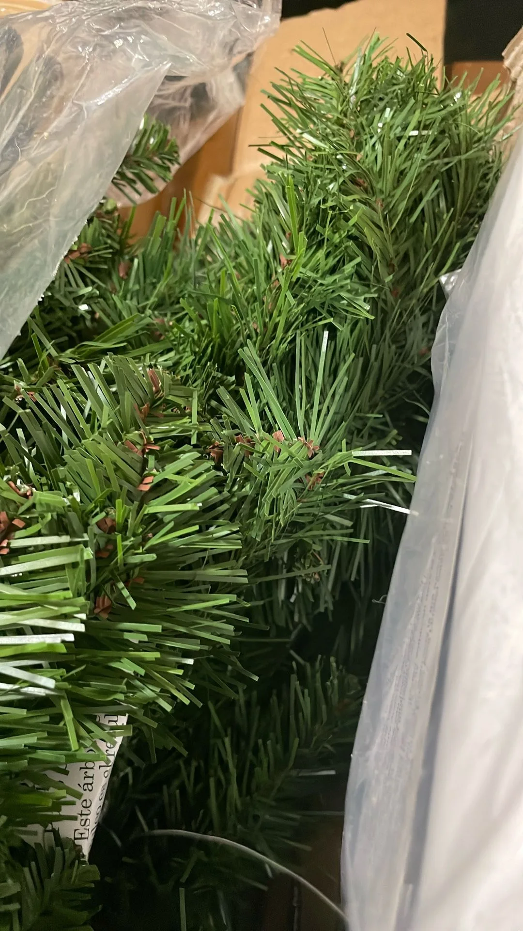 6 Foot Puleo Christmas Tree image indicator(3)