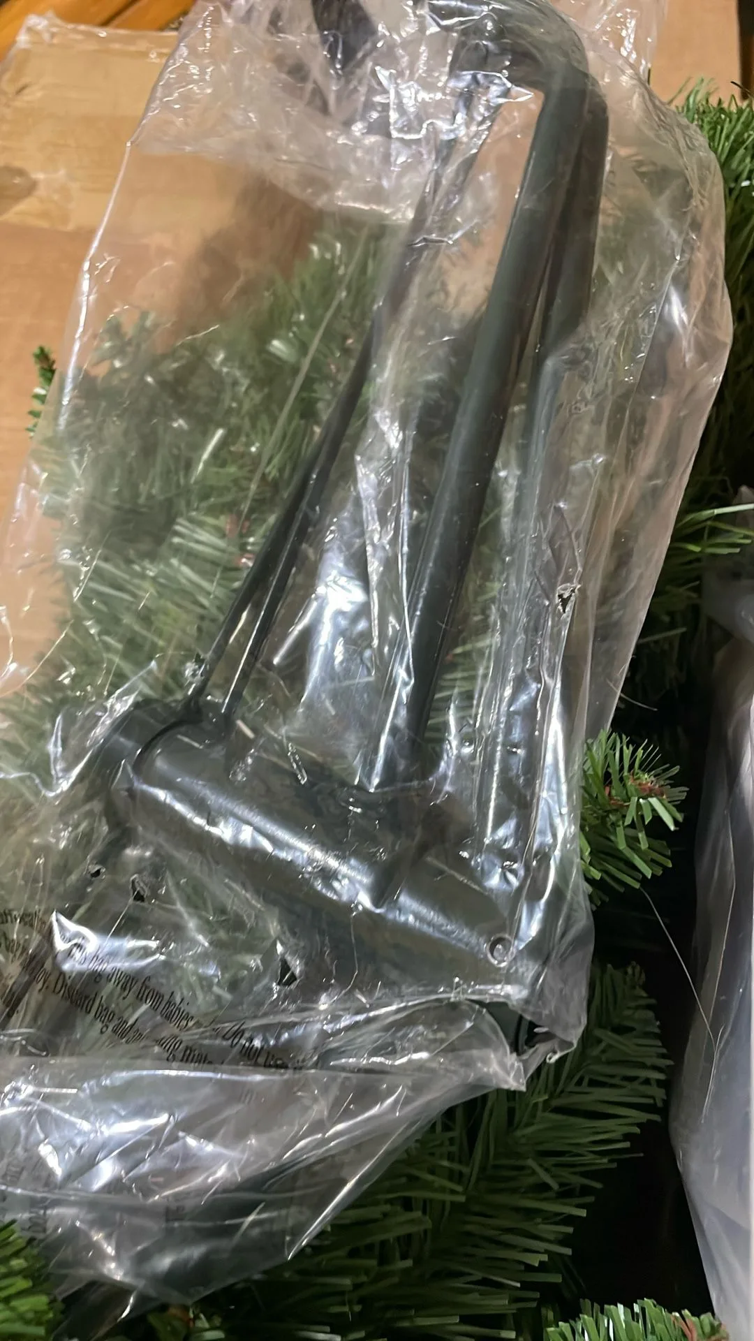 6 Foot Puleo Christmas Tree image indicator(4)