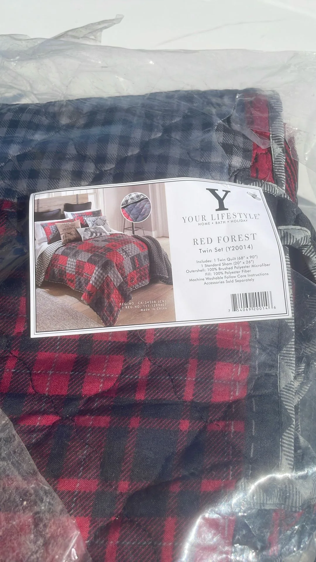 New Red Forest Plaid Twin Quilt Set thumbnail