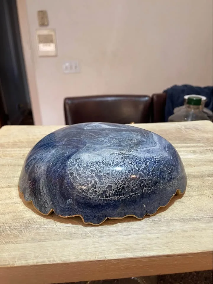Handmade Blue/Gold Epoxy Resin Geode Design Bowl image indicator(2)