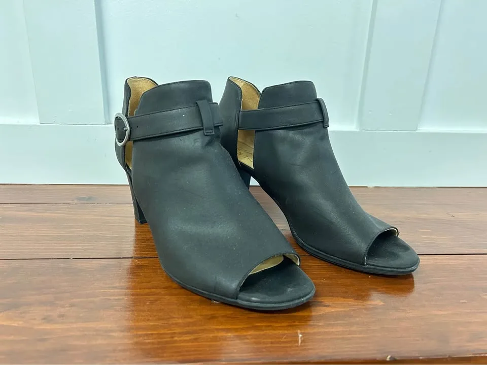 Size 11 Black Shoes image indicator(2)