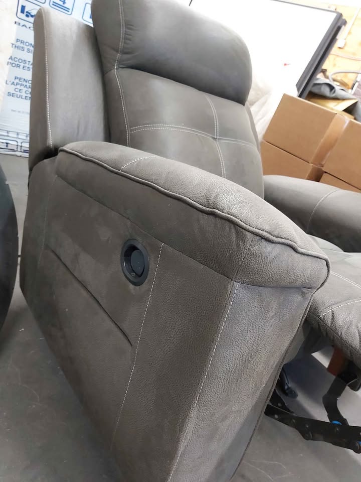 Next-Gen Durapella Power Lift Recliner - photo 3