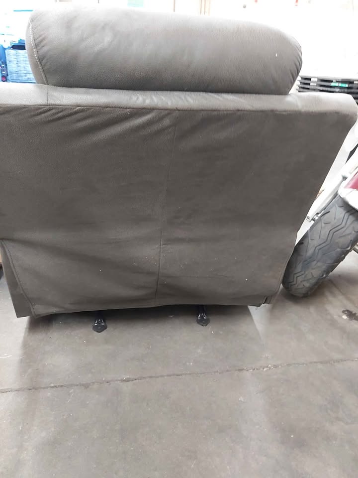 Next-Gen Durapella Power Lift Recliner - photo 5