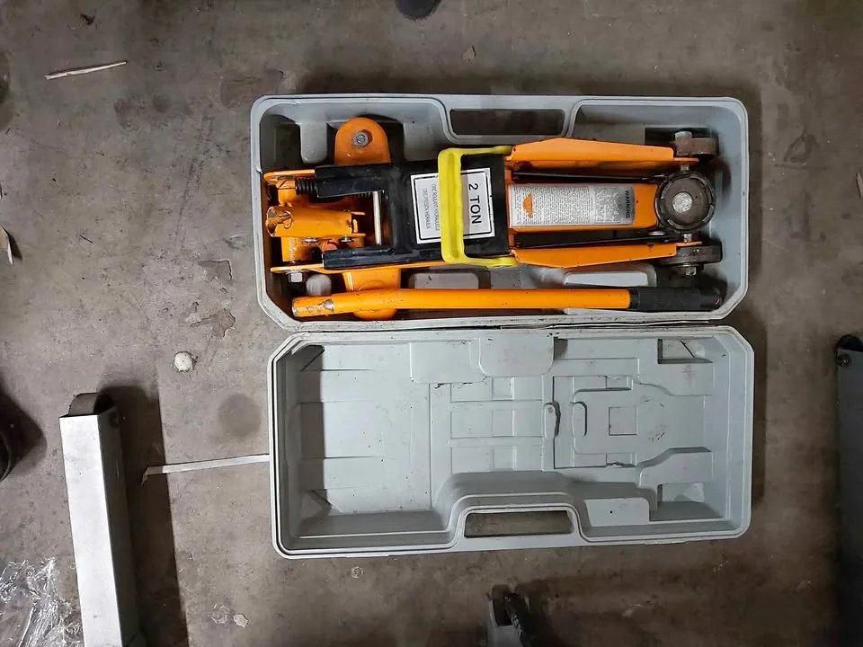 2 ton hydraulic floor jack.