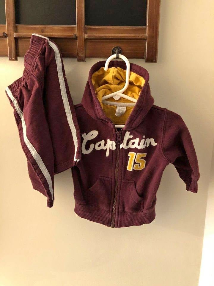 Boys Sweater & Sweatpants (Carter's) - Size 9 Months