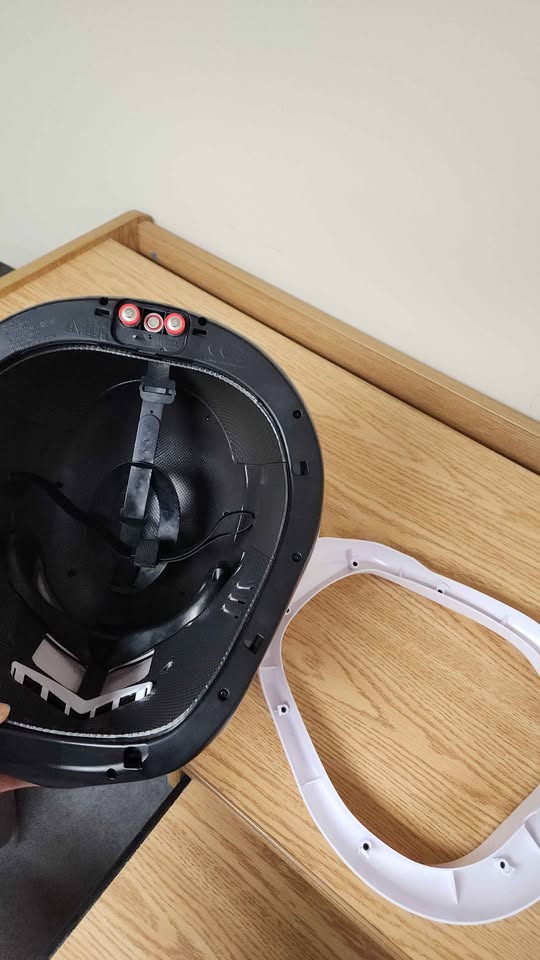 STAR WARS Storm Trooper Premium Battery Powered Helmet - photo 5