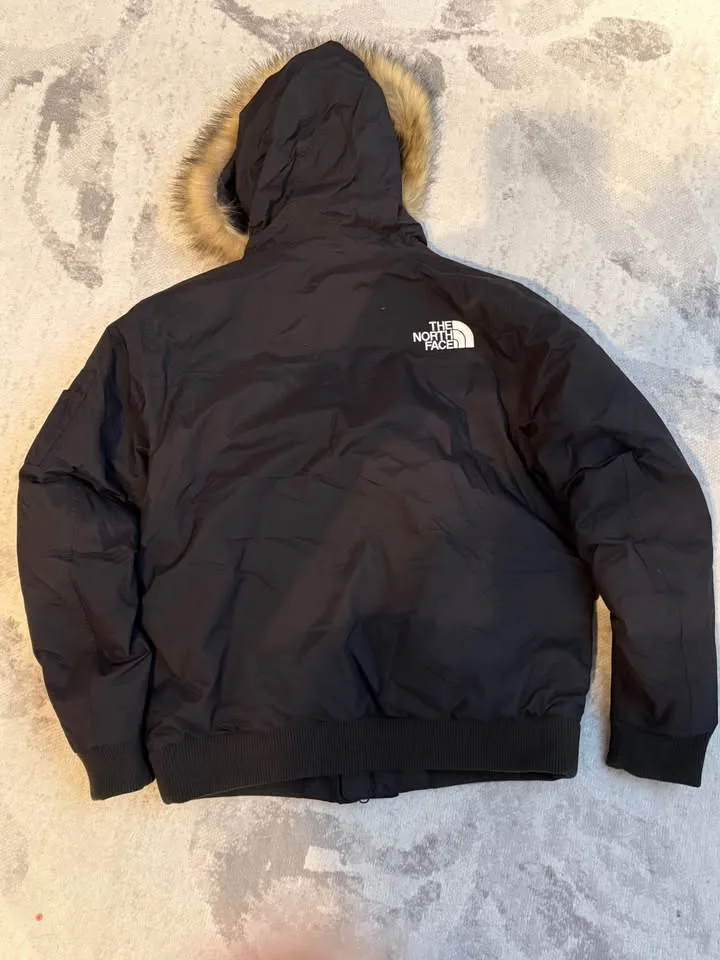 North Face Bomber Jacket – Size Large Black (Excellent Condition image indicator(2)