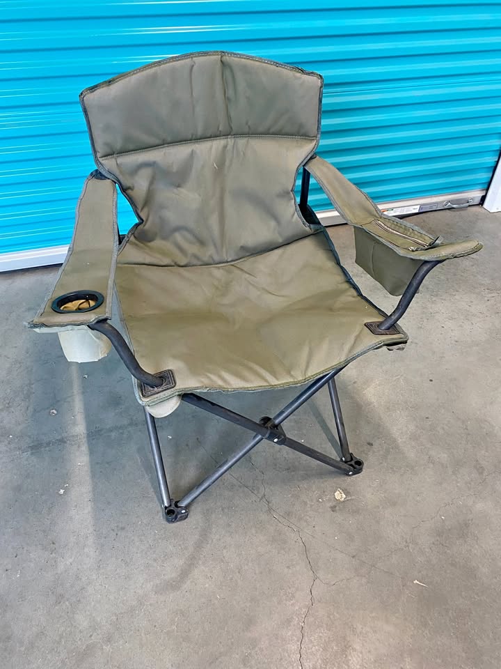 Camping chairUline, pretty robust and comfy with pockets