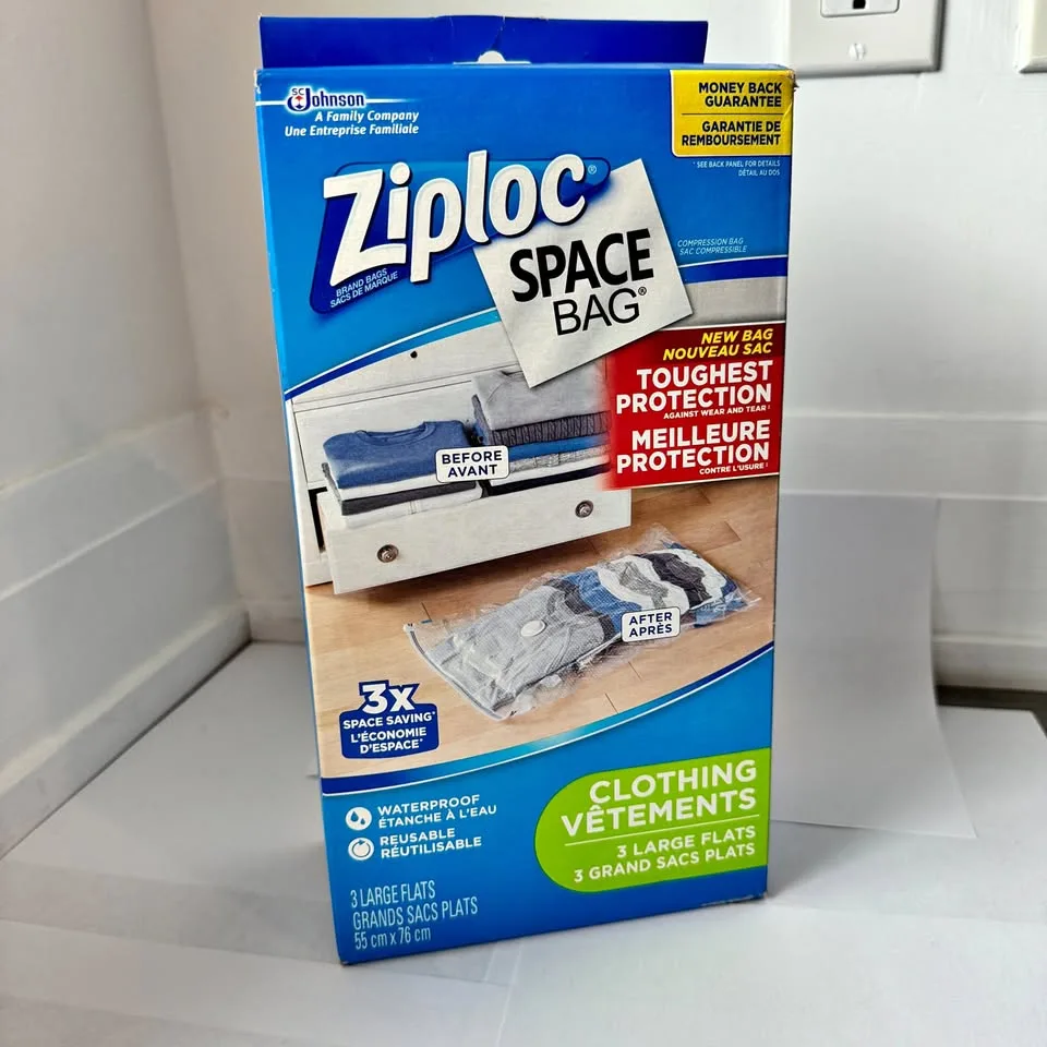 Ziploc Space Bag for Clothing 3 Large Bags thumbnail