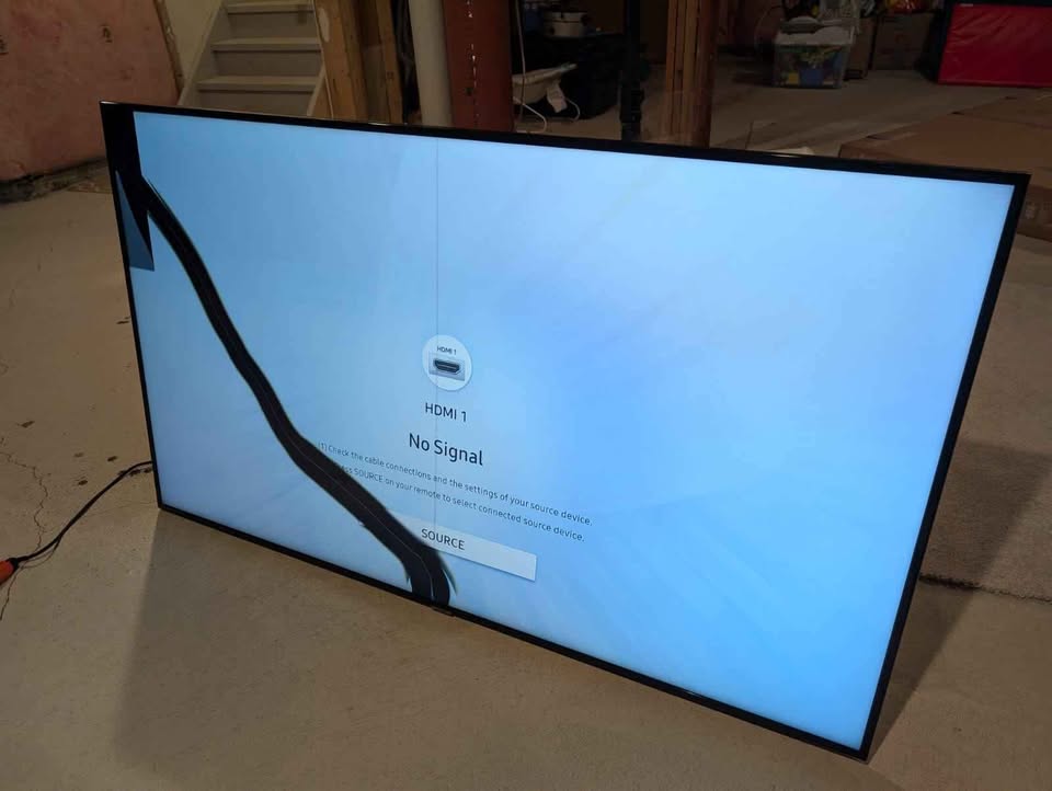 65" Samsung TV (READ DESCRIPTION) - photo 5