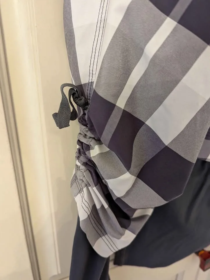 Lululemon Gray & White Jacket image indicator(4)