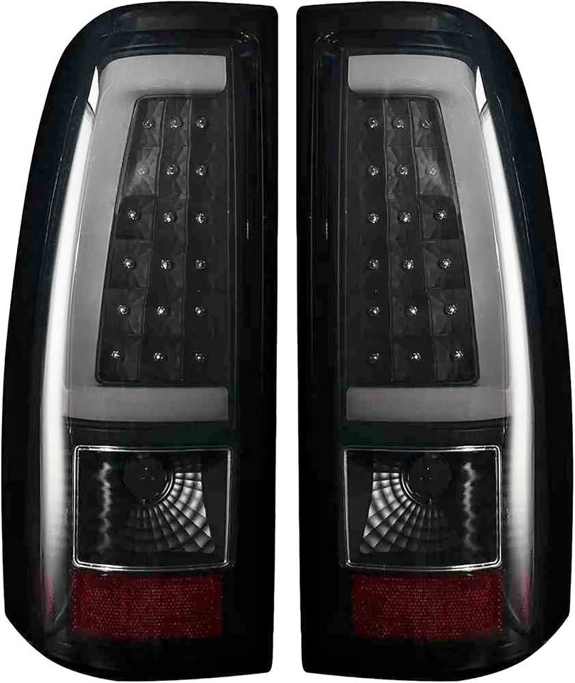 Tail Light Assembly Chevy Silverado 2003-2006