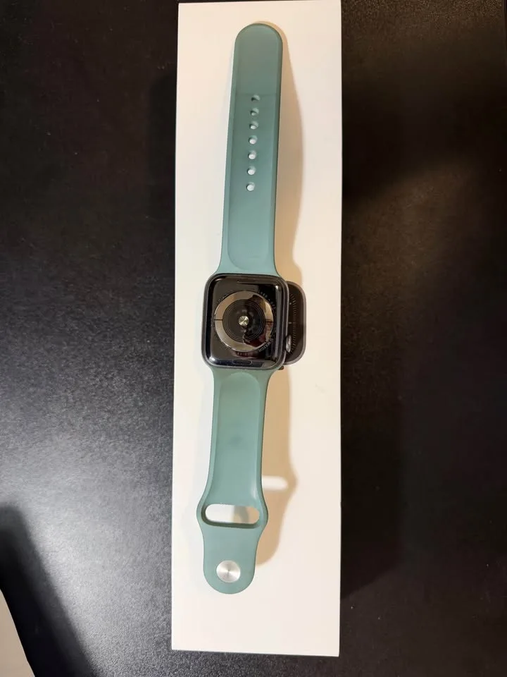 Apple watch Series 5 (44mm) image indicator(2)