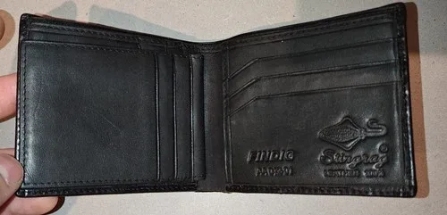 Stingray Leather Wallet – Leather- Mens image indicator(4)