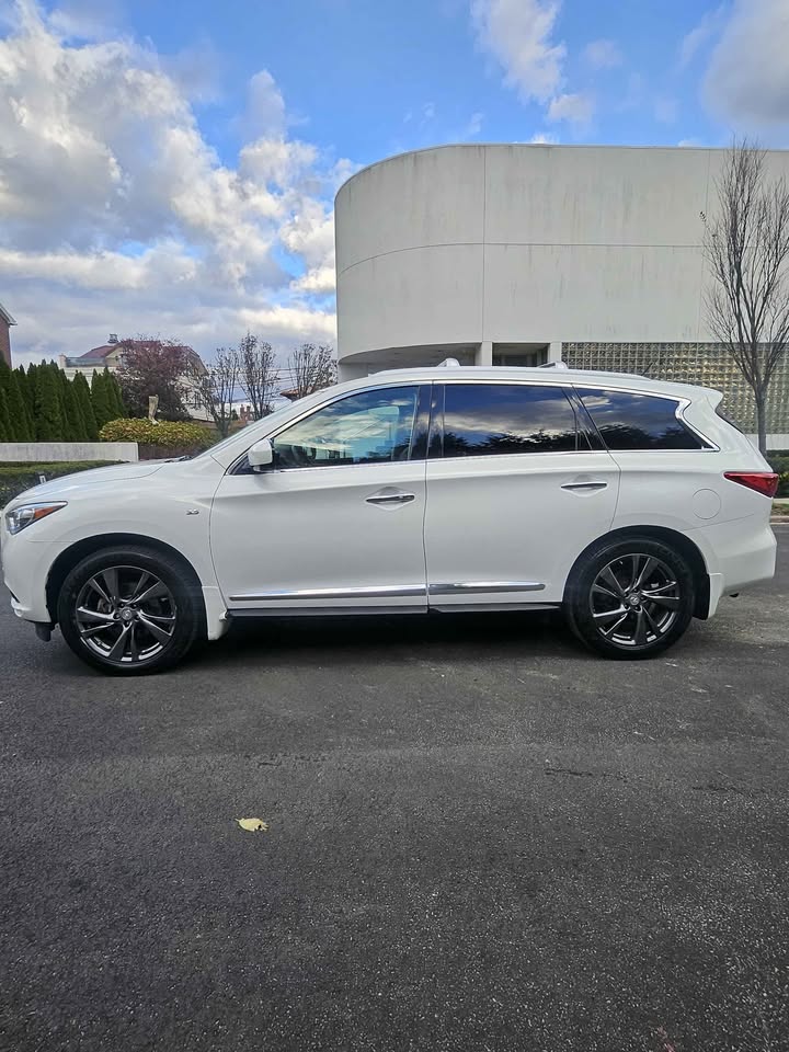 2014 Infiniti QX60 · LUXE Sport Utility 4D - photo 2