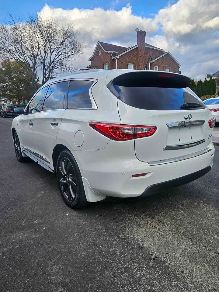 2014 Infiniti QX60 · LUXE Sport Utility 4D image indicator(3)