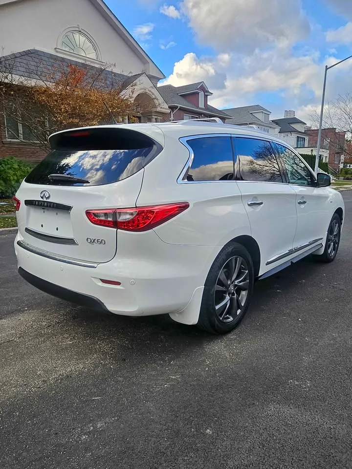 2014 Infiniti QX60 · LUXE Sport Utility 4D image indicator(5)