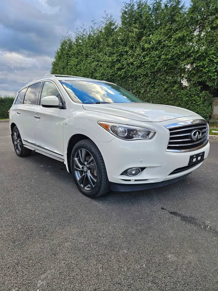 2014 Infiniti QX60 · LUXE Sport Utility 4D image indicator(7)