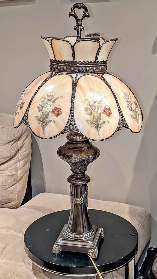 ✨Vintage Tiffany style Floral Statement Lamp